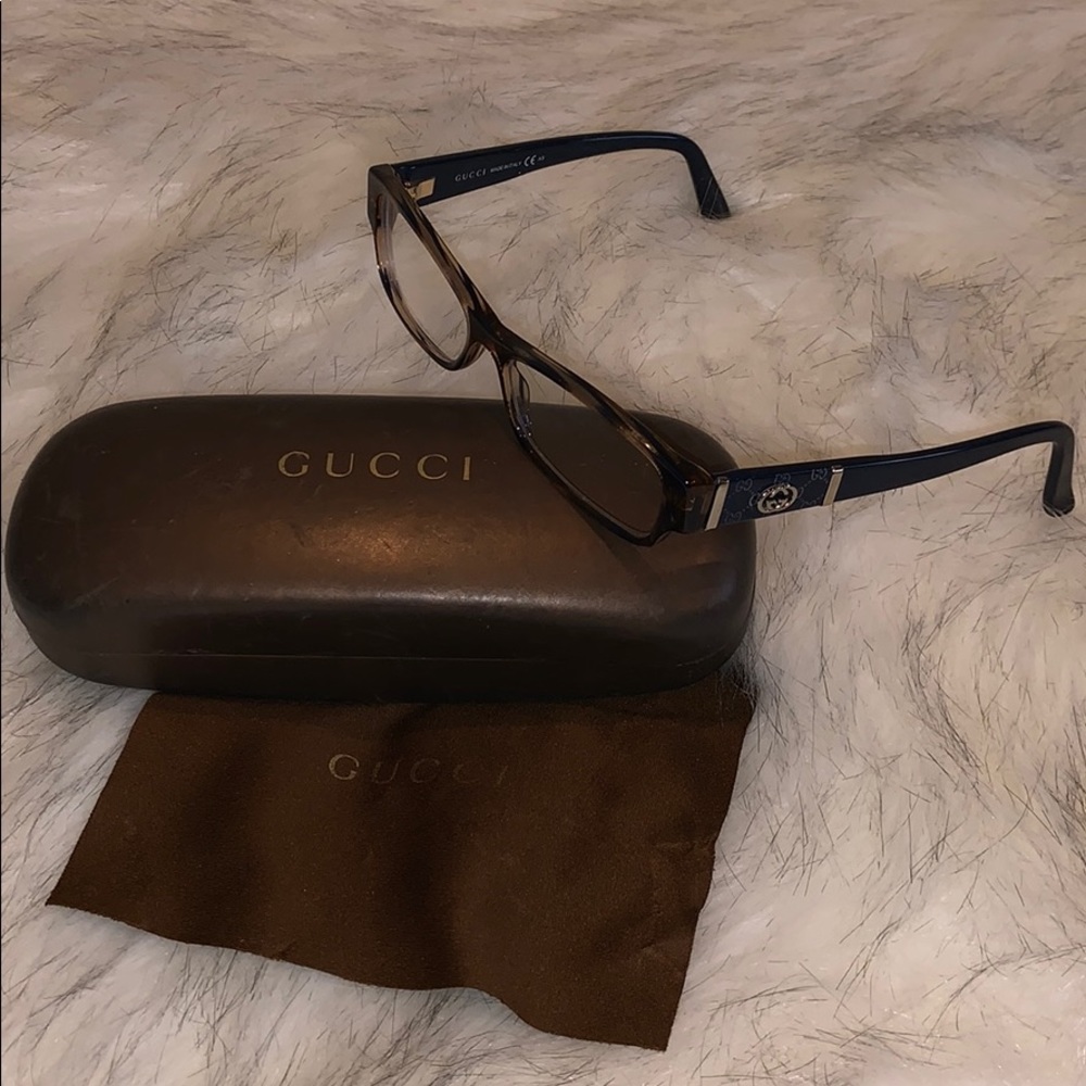 Gucci eye glass case and cleaner